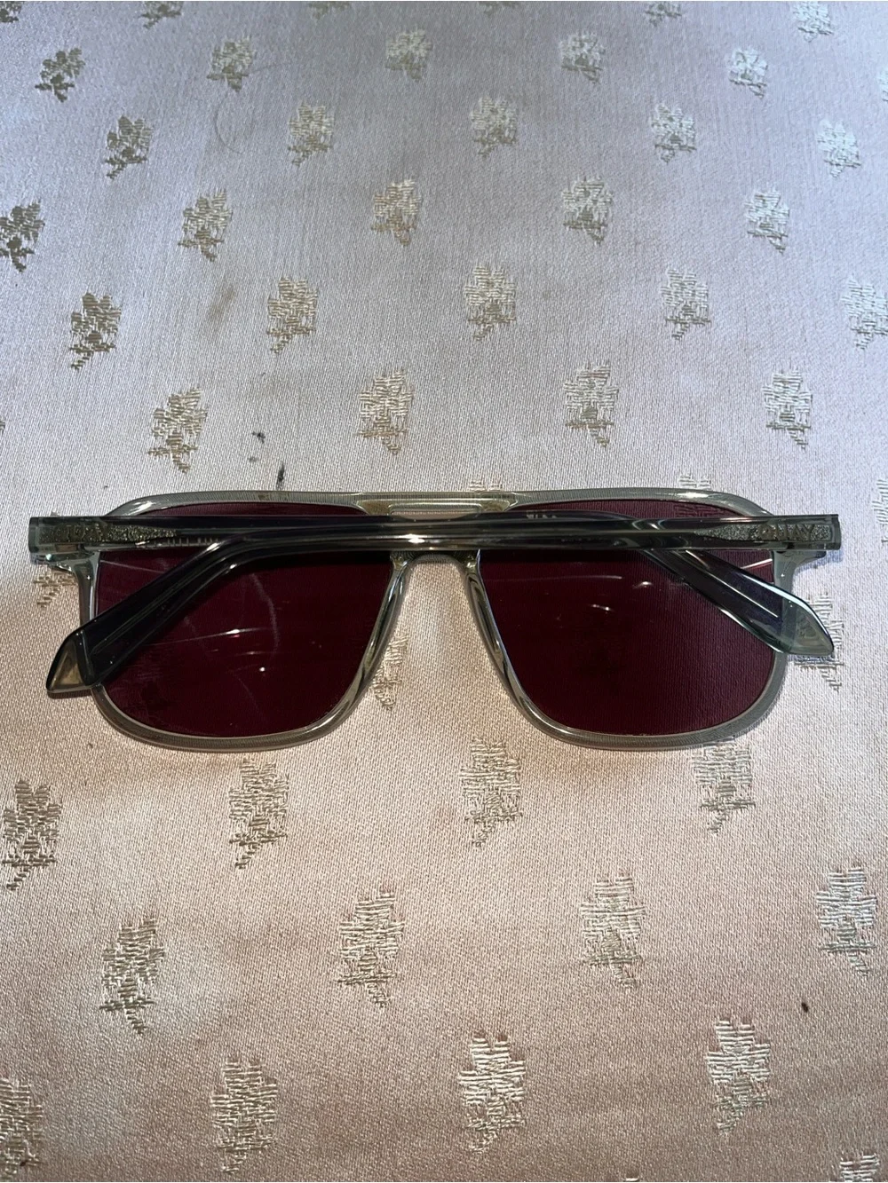 Quay On The Fly sunglasses excellent condition